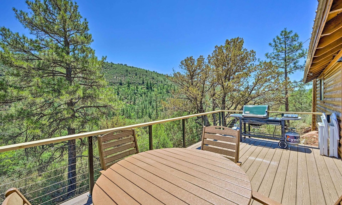 Payson Cottage | Deck & Mogollon Rim Views: Secluded Payson Cabin