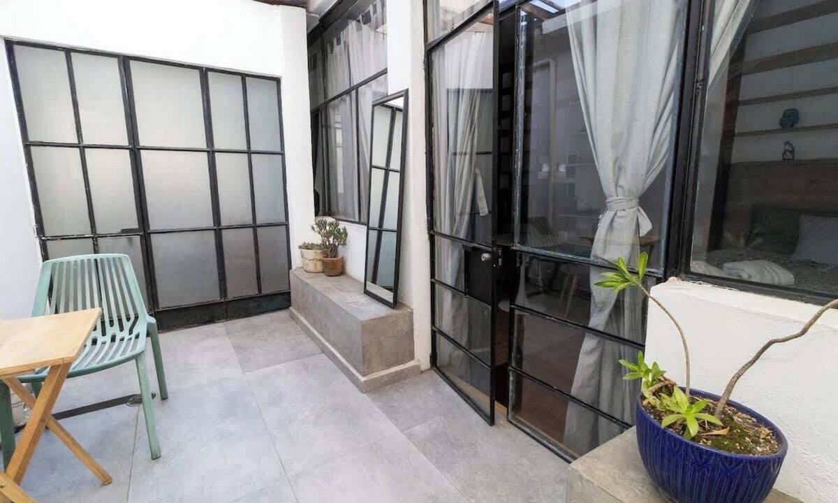La Condesa House | Depa 2 · Chic Mini Loft w/Private Terrace in Condesa