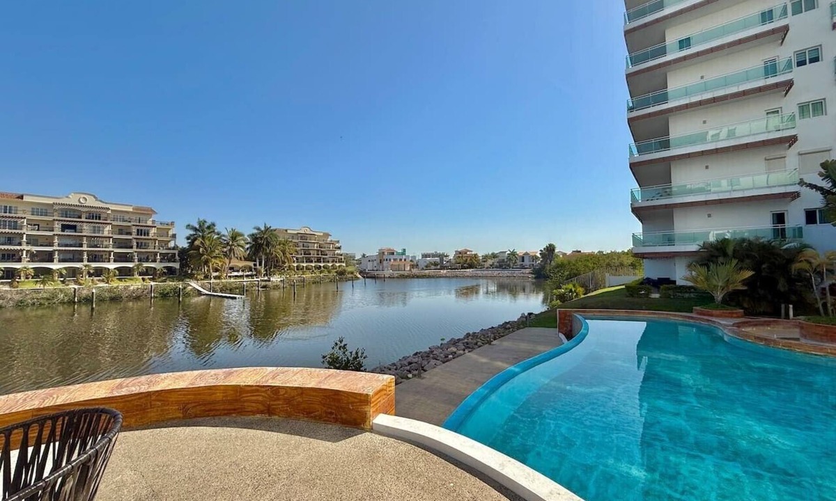 Marina Mazatlan Condo | Departamento Marina · Alberca · Balcón · Cerritos