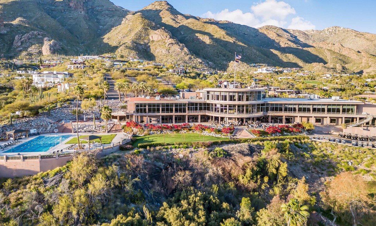 Tucson House | Desert Manor- An Exclusive 4BR Retreat House