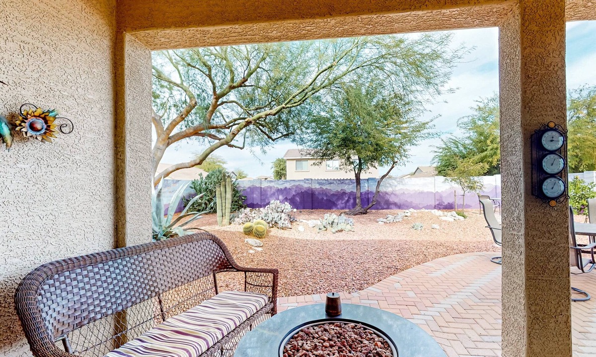 San Tan Valley House | Desert retreat with enclosed yard, instruments, alfresco dining, grill, & W/D