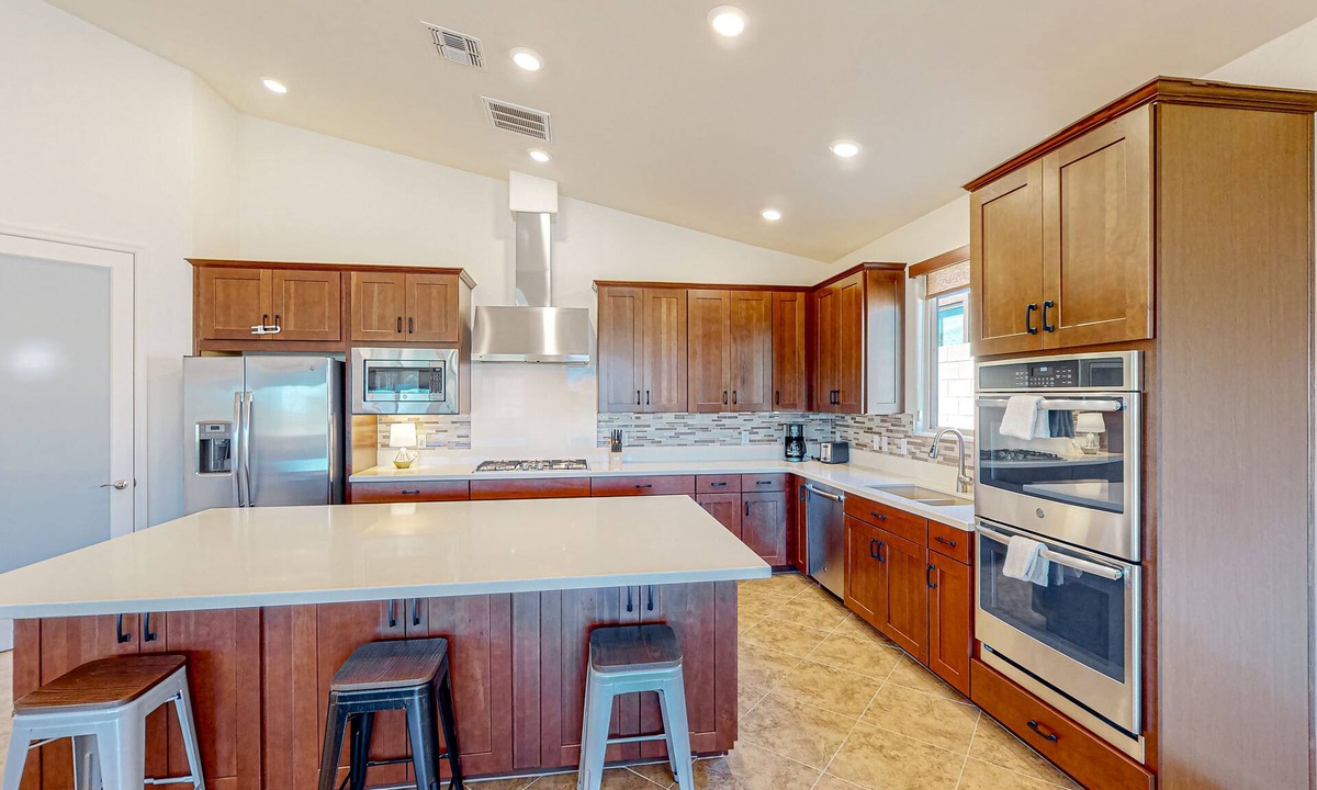 Dove Mountain House | Dog-friendly home with a patio, putting green, & games - pool and gym access