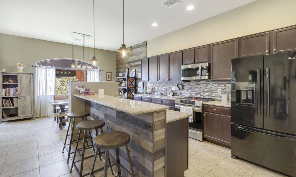 Tucson House | Dog Friendly Tucson 3bd 2.5ba Family Home Snowbirds Pool Access Fire Pit Grill
