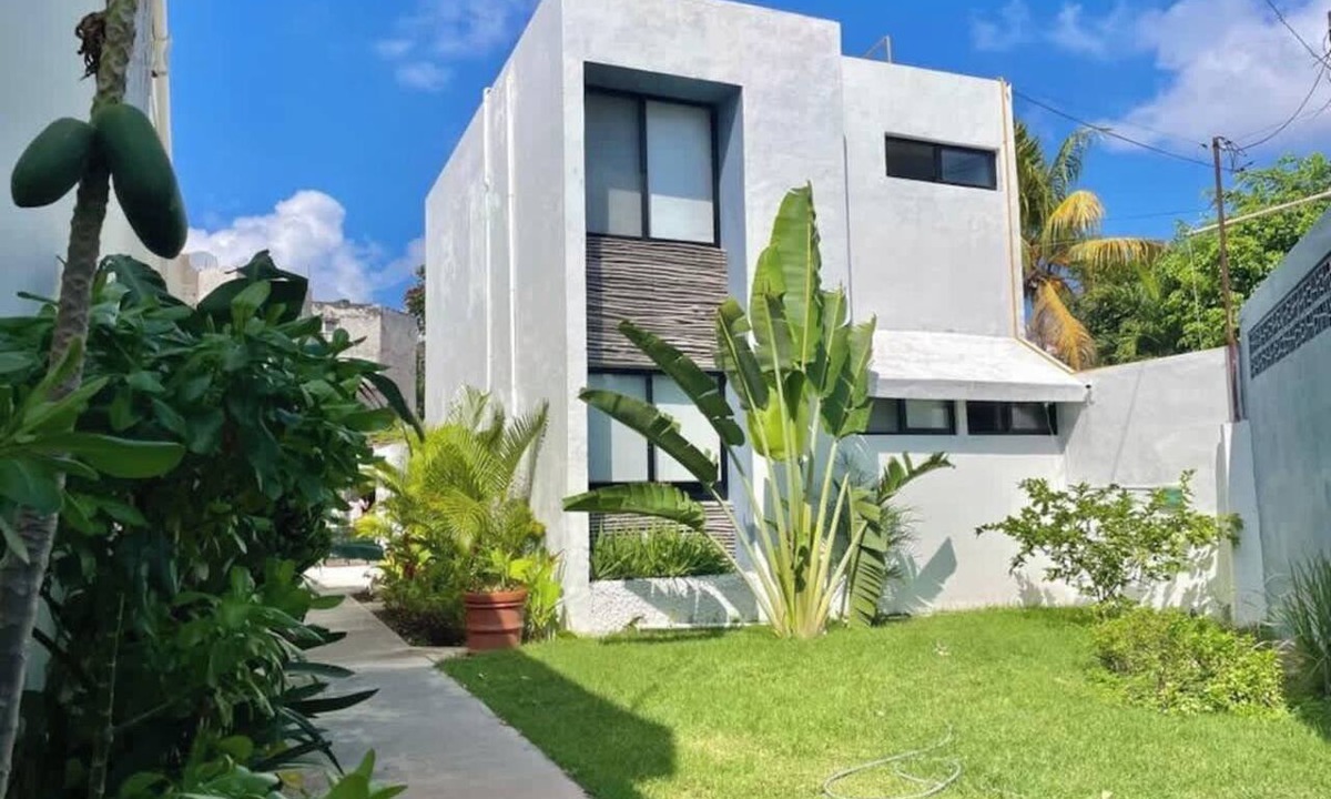 Downtown Cancun Apartment | Downtown Cancún Garden Studio · WiFi & A/C