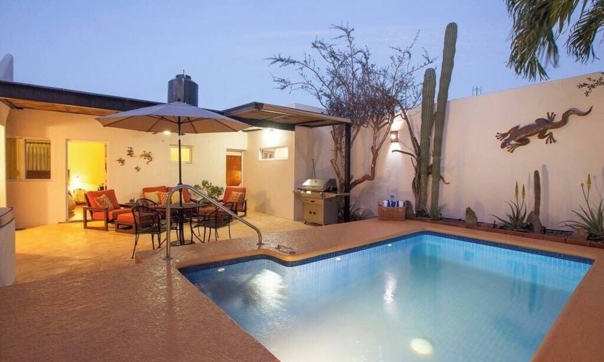 Esterito House | Downtown, private Pool, Walk to malecón