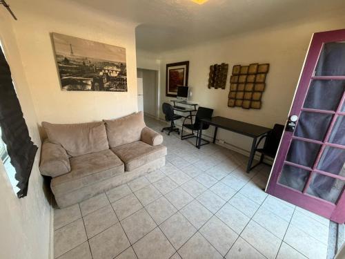Garfield Apartment | Downtown Purple Apartment
