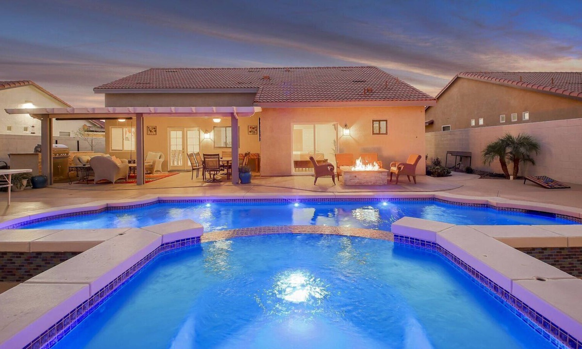Coachella House | Dulce Vida: Pool, Spa, Table Games, Fire Pit, BBQ!