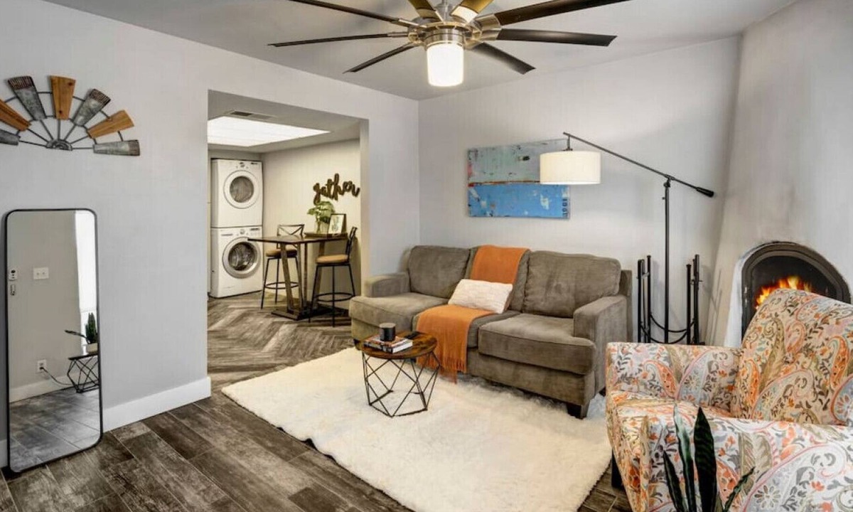 Village Grove House | E Oak St · Cozy Scottsdale Casita Near Old Town - 30 Day Min