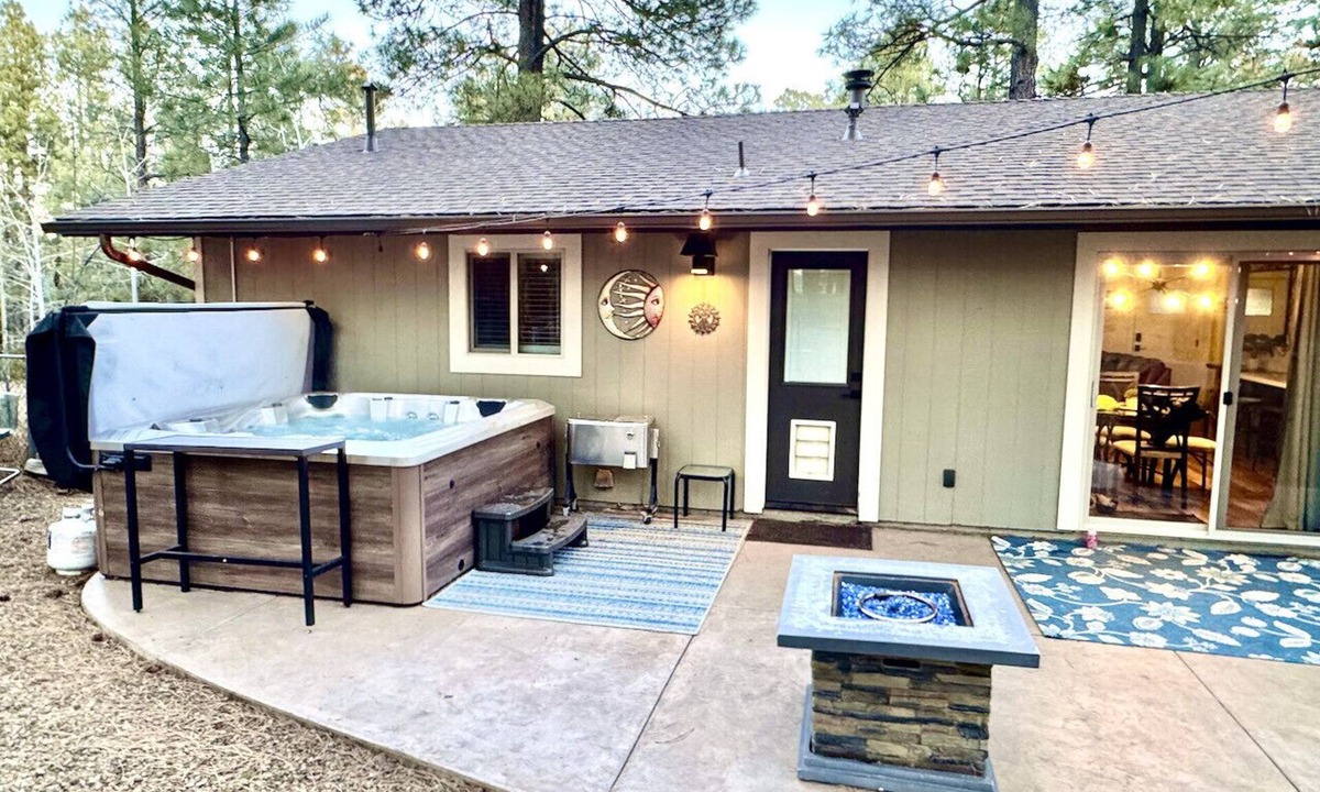 Flagstaff House | Eagles Nest Modern Ranch w/Hot Tub & Disc Golf