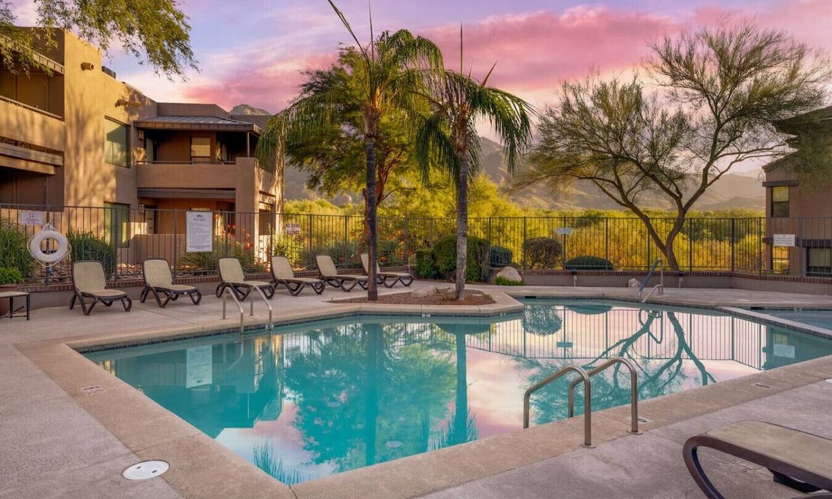 Tucson Apartment | East/Golf View/Htd Pools/Sabino/2 BR 2BA