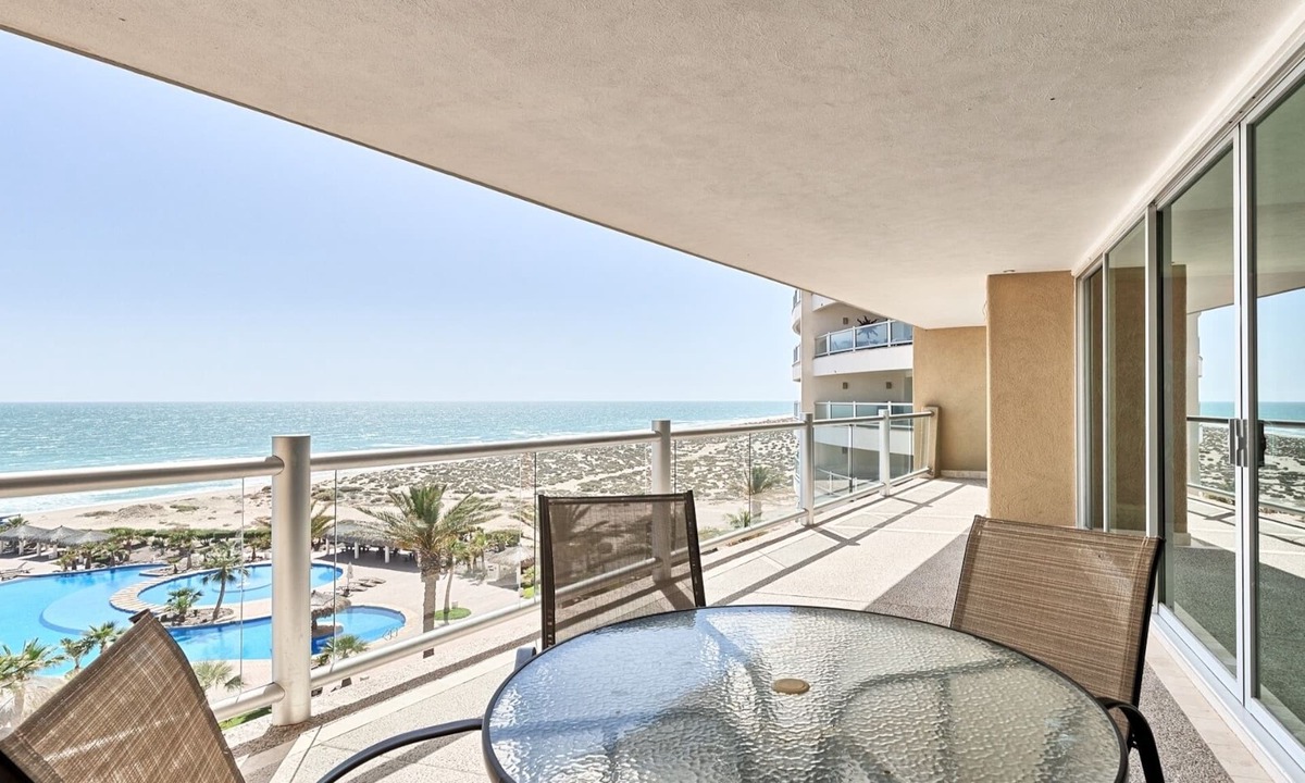 Puerto Penasco Condo | Encanto Living 0504 by Kivoya