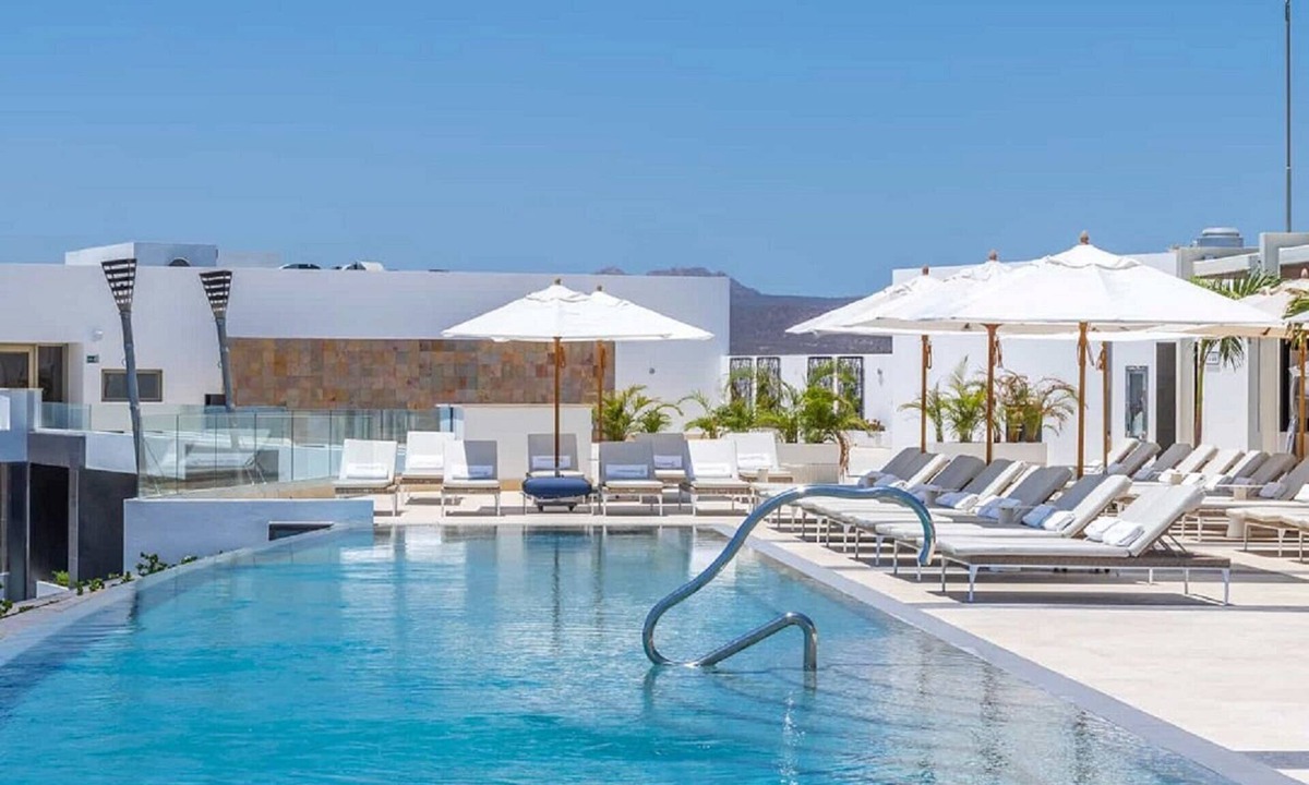 Palmilla Resort | Escape to luxury in this elegant 1-bedroom suite at Garza Blanca Cabo.