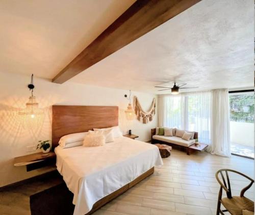 Alta Vista Apartment | Estudio de lujo 101 con patio en la Zona Romántica