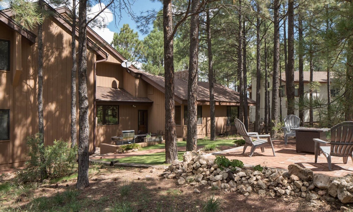 Flagstaff Cabin | Exquisite 4BR Country Club Cabin is the Perfect Mountain Getaway!