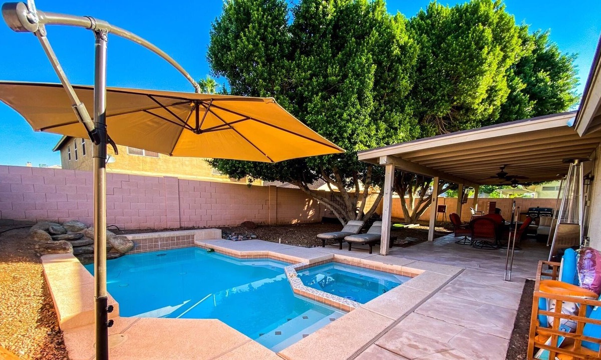 Deer Valley House | Family + Dog Friendly Home w/ Heated Pool, Spa, Games & more