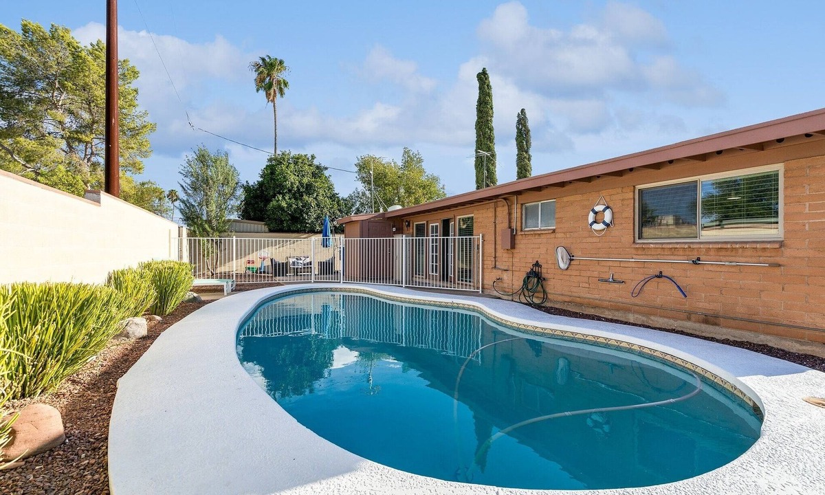 Tucson House | Family-Friendly Desert Oasis by RedAwning