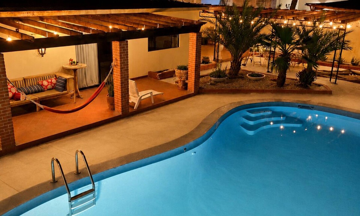 La Paz House | Family home with private pool, loft and garage, super central location!