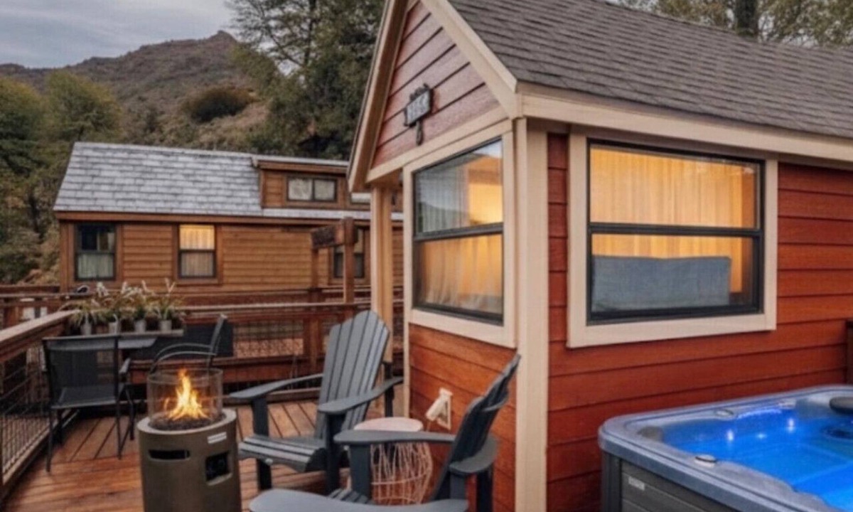 Sedona House | Flow Cabin | Hot Tub, Cold Plunge, Red Rock Canyon View, Stargazing Deck, Fire Pit