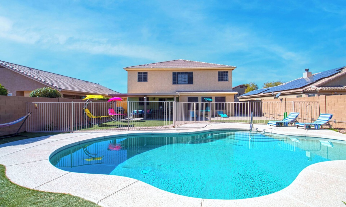 Tamaron House | Free Pool Heat - Piano - King Bed - Air Hockey