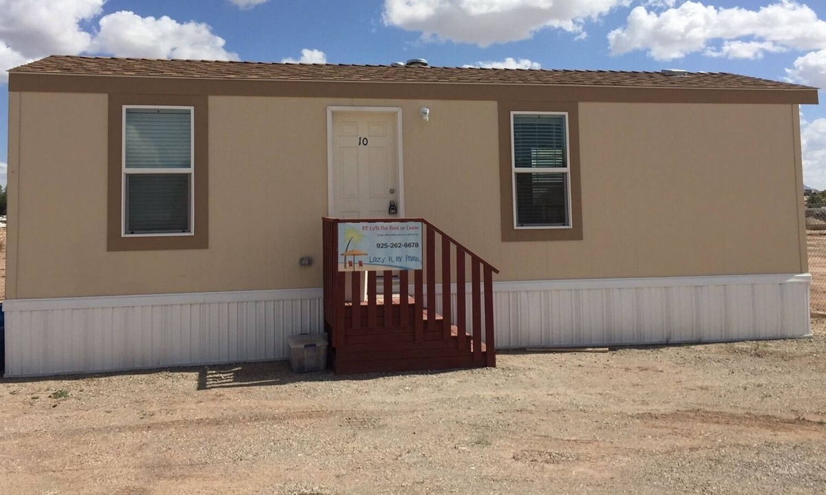 Yuma House | Fully Furnished One Bedroom Home with AC, Kitchen, inside Laundry