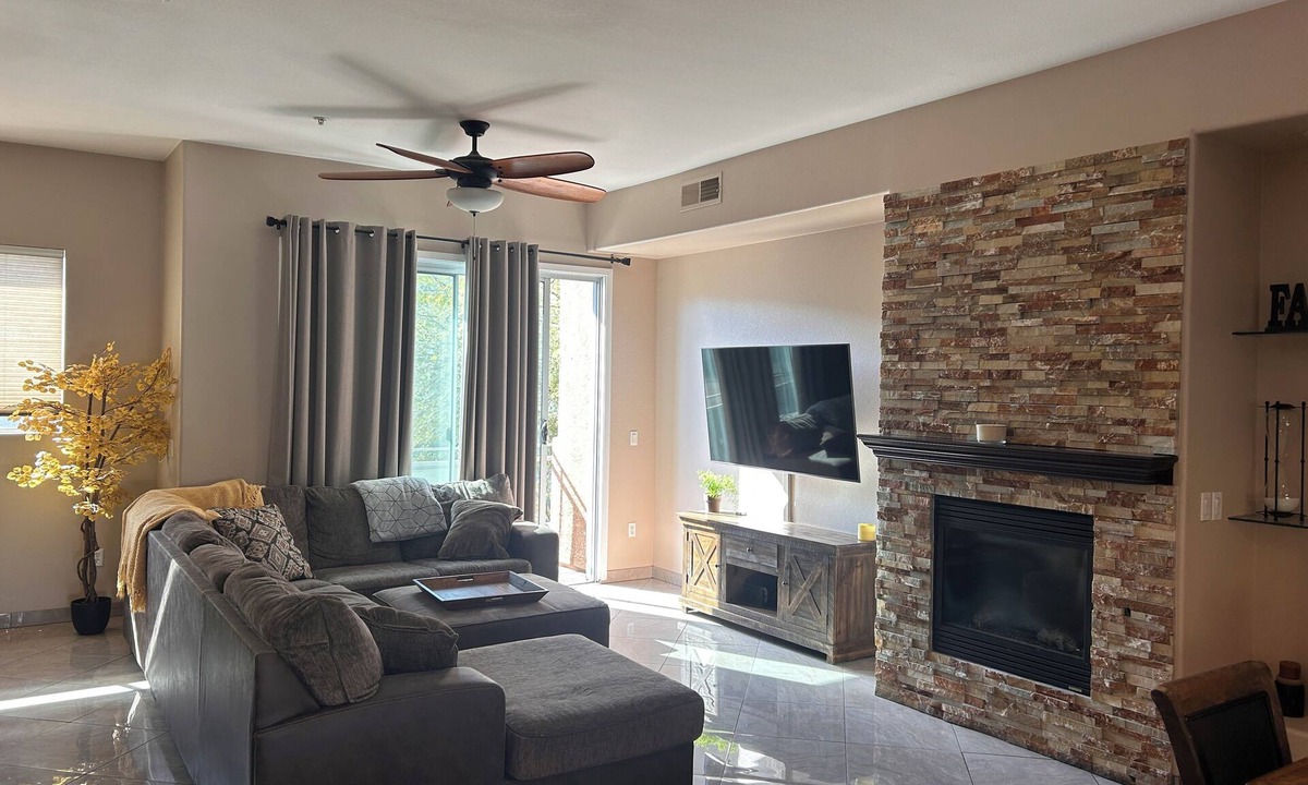Glendale Sports and Entertainment District House | Fully furnished townhome in Westgate, Glendale