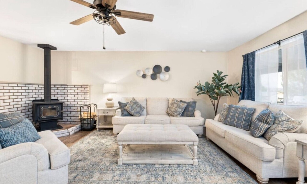 Cottonwood-Verde Village House | Game-Filled Haven: Spacious Cottonwood Retreat