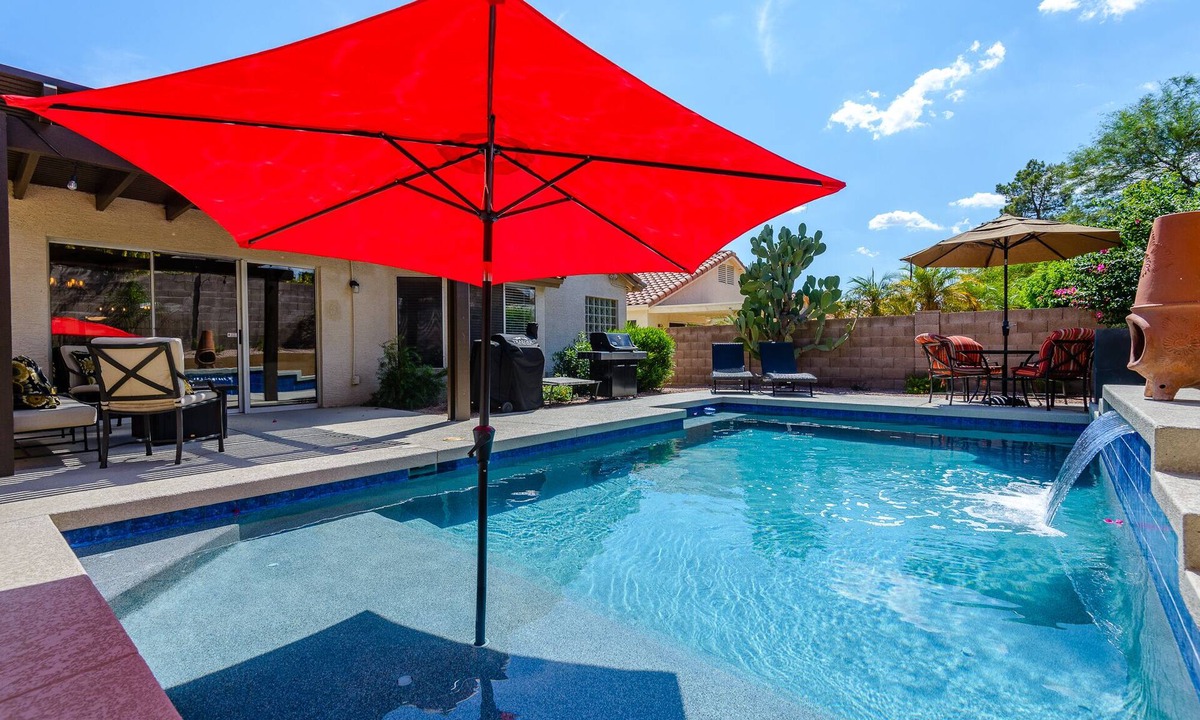 North Scottsdale House | Gated! 3/2 Pool, Bbq, Fire-Table! License #2034087