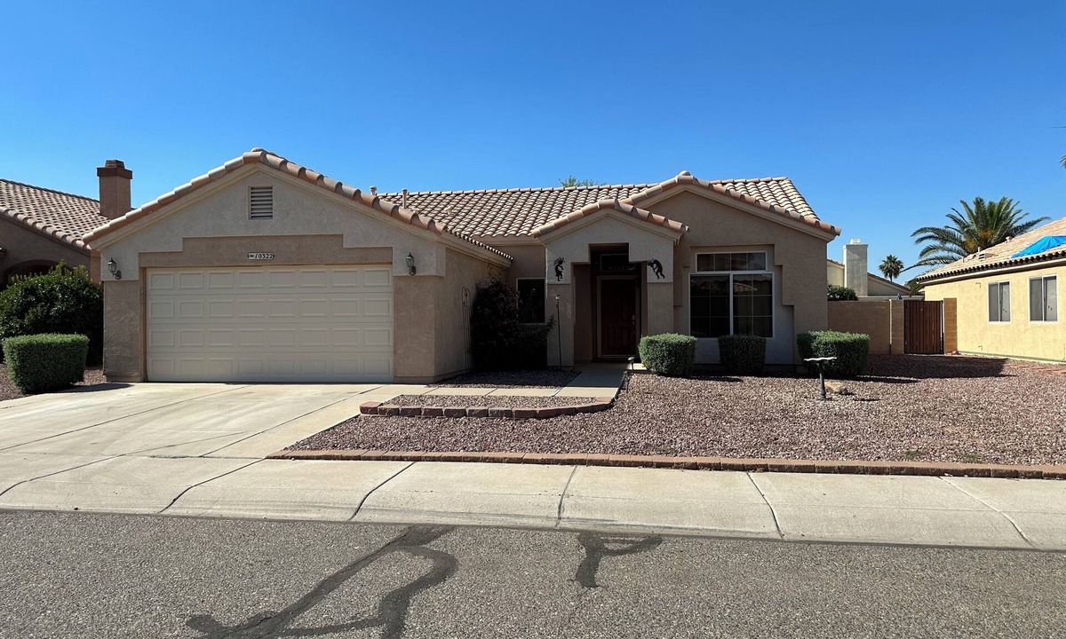 Maryvale Village House | Glendale Entertainment District State Farm Sox Dodgers NASCAR 3 bed home