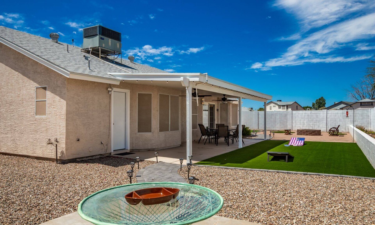 Glendale House | Glendale! Unbeatable Access to State Farm Stadium & Westgate's Best Attractions!