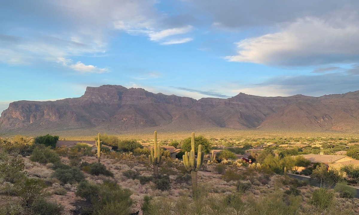 Gold Canyon House | Gold Canyon, Arizona. Hiking and golfing nearby. AZ TPT 21549812