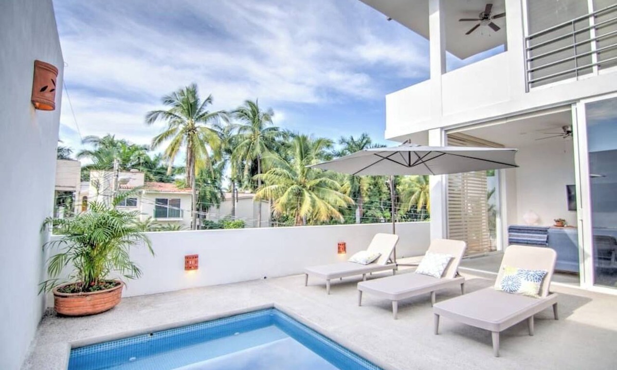 Bucerias Condo | Golden Zone Studio Walk to Beach Pool Palapa