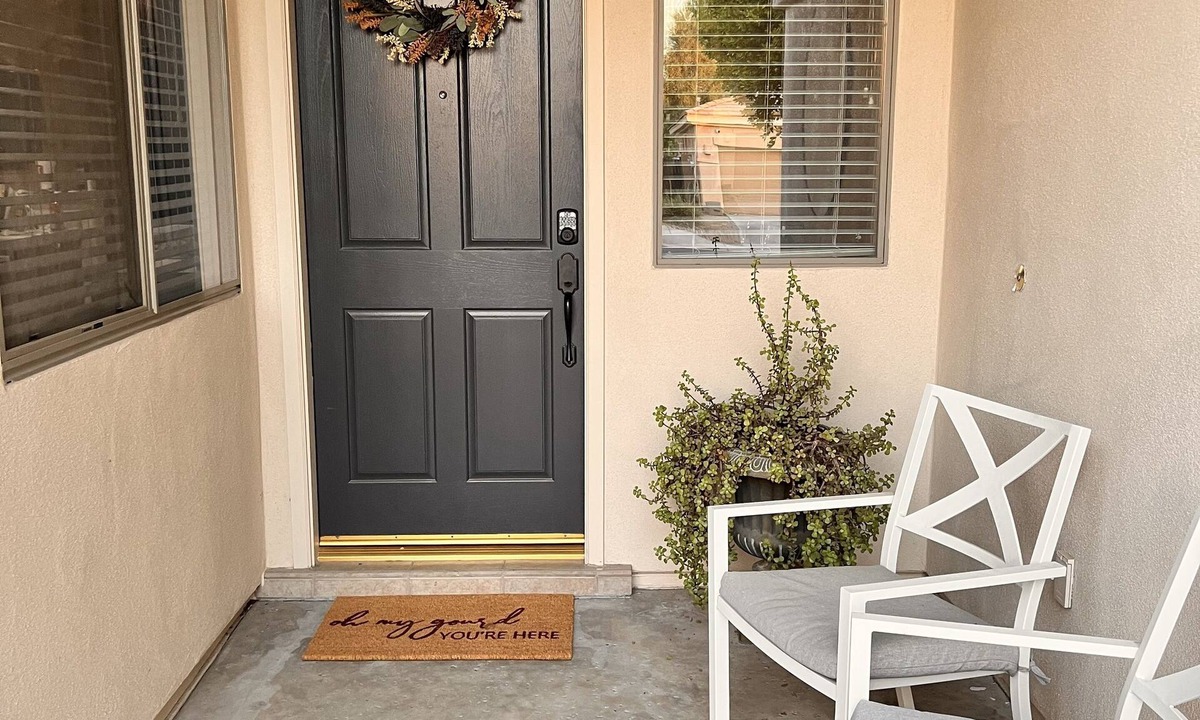 Palm Valley House | Goodyear Escape Near State Farm Football Stadium