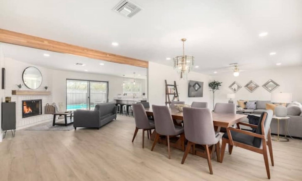 Tucson House | Gorgeous 5 Bedroom/4 Bath Home with Heated Pool!