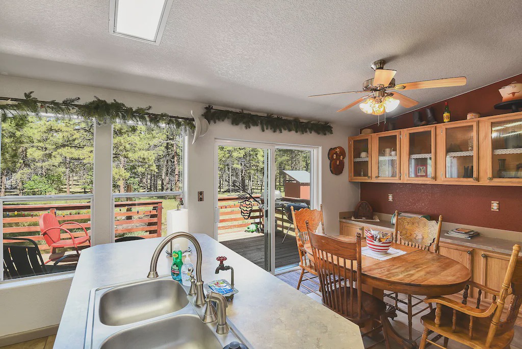 Parks Cabin | Gorgeous & Historic 3 BR Log Cabin w/ Forest Views / 20 minutes from Flagstaff