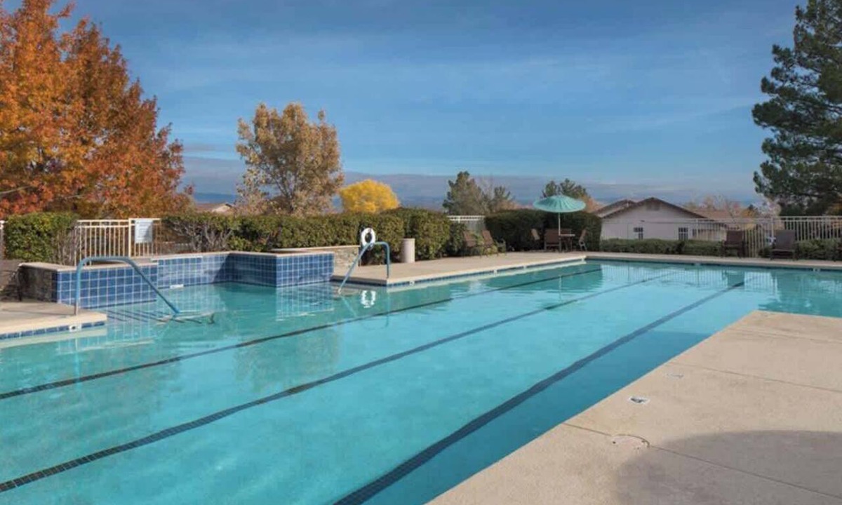 Cottonwood House | Great Location! Comm Pool & Hot Tub! Bronco - S021