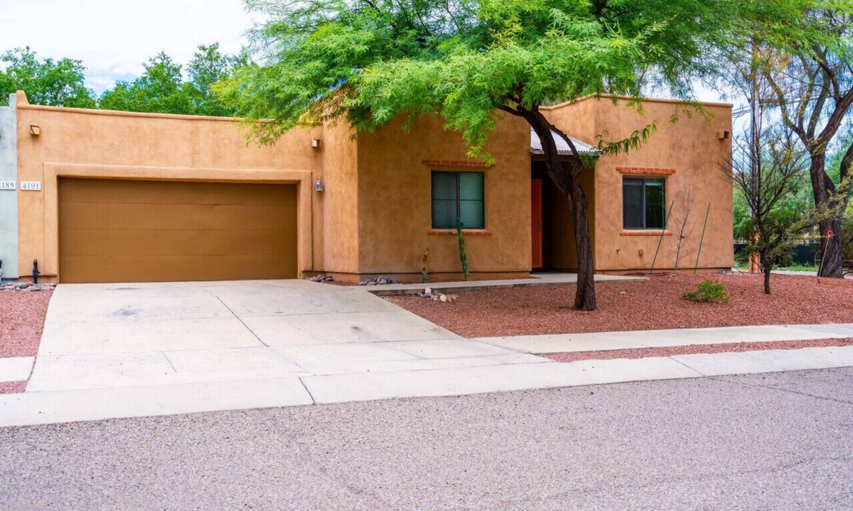 Campus Farm House | Great location in a newly furnished house