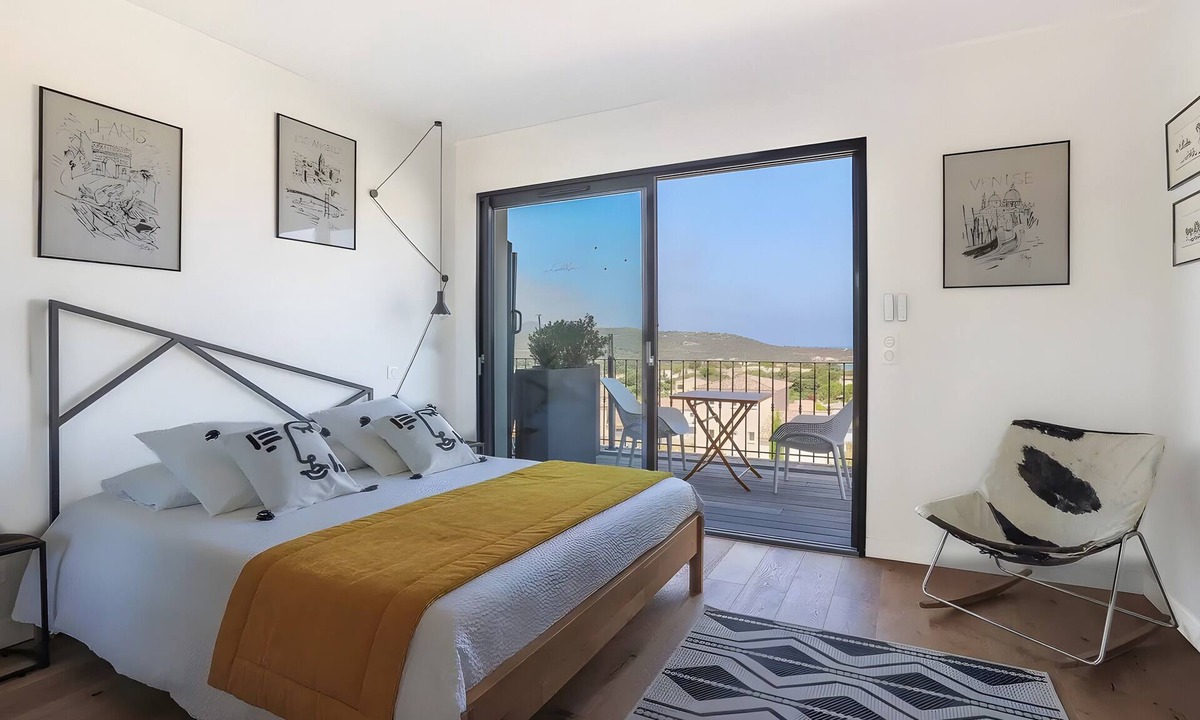 Palasca Bed & Breakfast | Guest Room “Chambre Atelier” with Sea View, Wi-Fi, and Air Conditioning