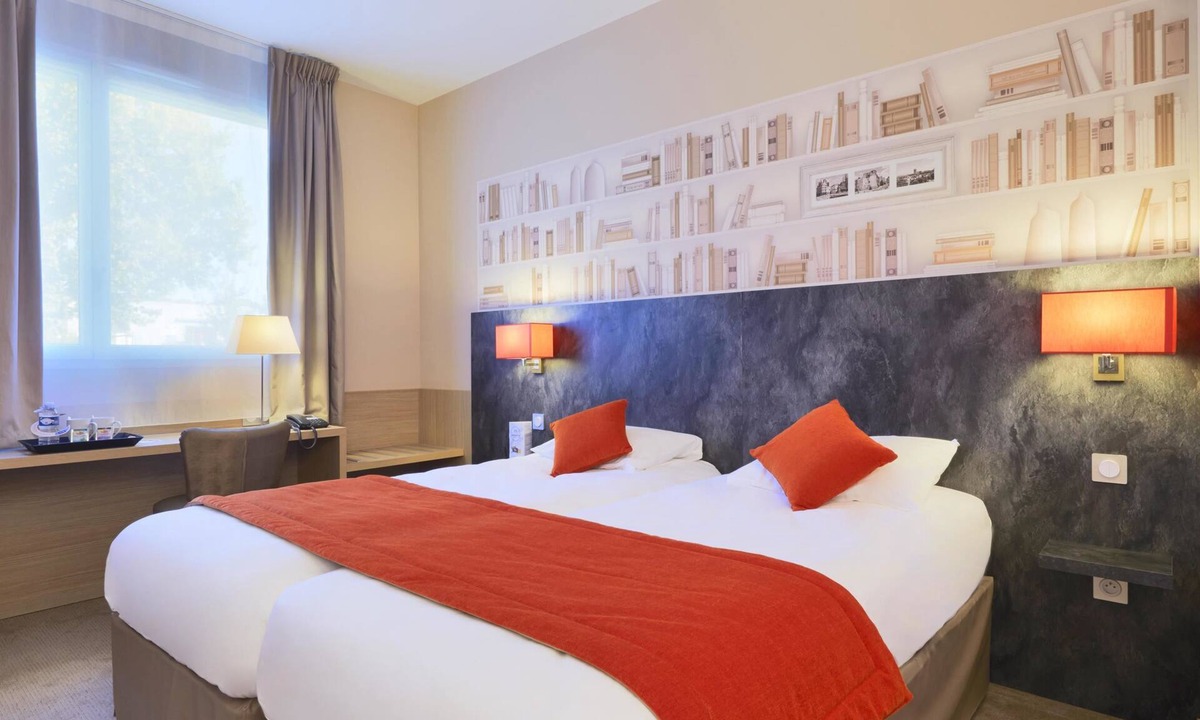 Beaucouze Hotel | Hôtel Kyriad Angers Ouest Beaucouzé