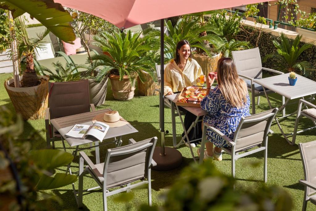 Les Baumettes Hotel | Hôtel Locarno Nice