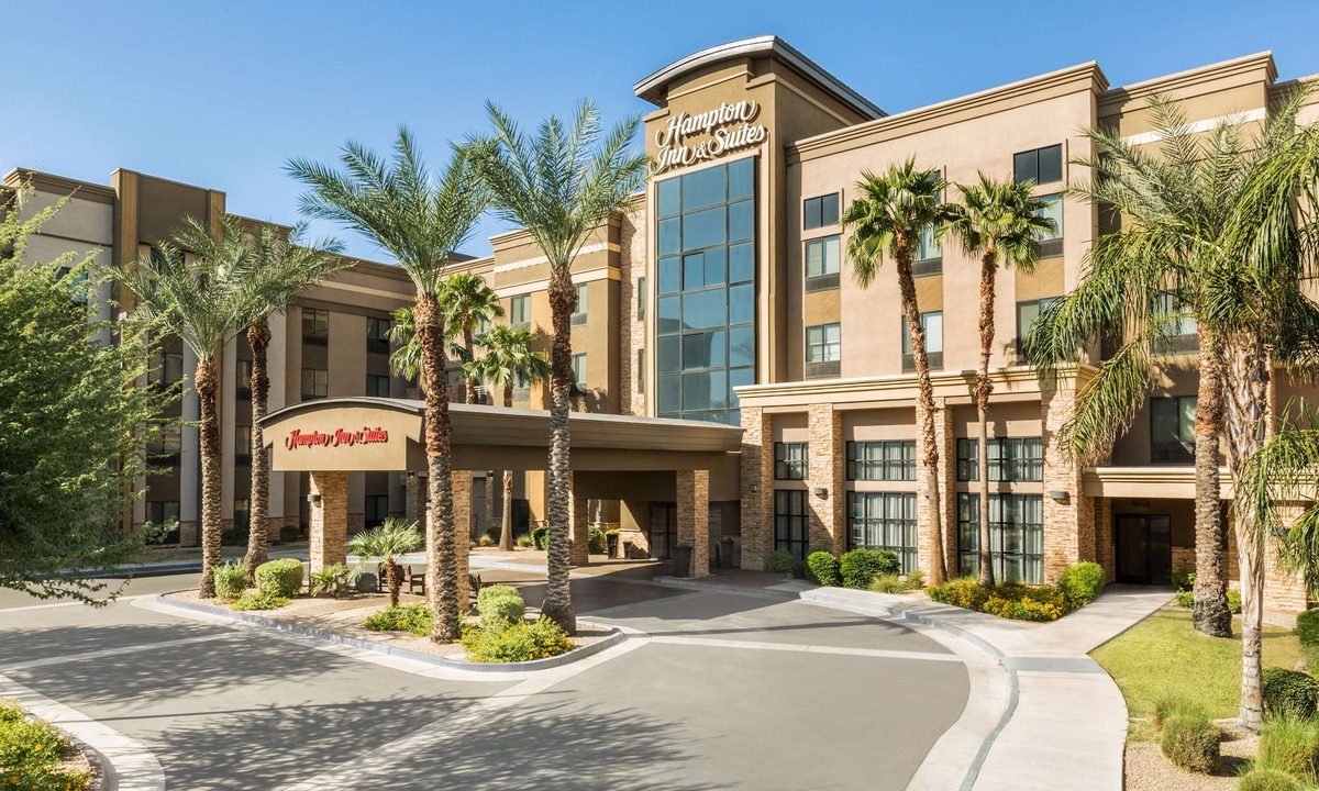 Glendale Sports and Entertainment District Hotel | Hampton Inn & Suites Phoenix Glendale-Westgate