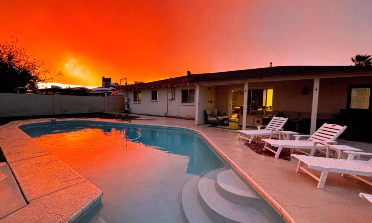 Cox Heights House | Heated Pool, Min to Old Town, 2 King Beds, Soft H20, Fully Equipped Kitchen