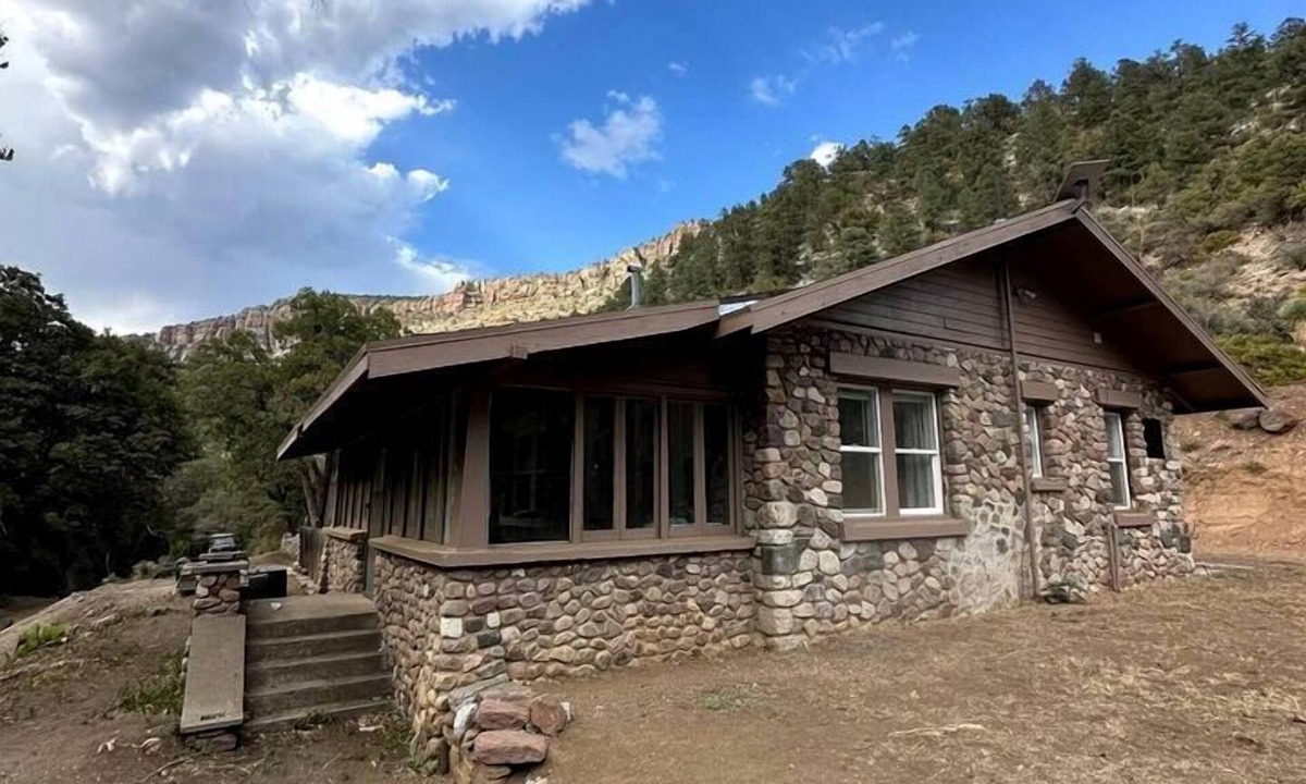 Globe Cabin | Historic Canyon Cabin with Firepit & Scenic Retreat in Globe, Arizona