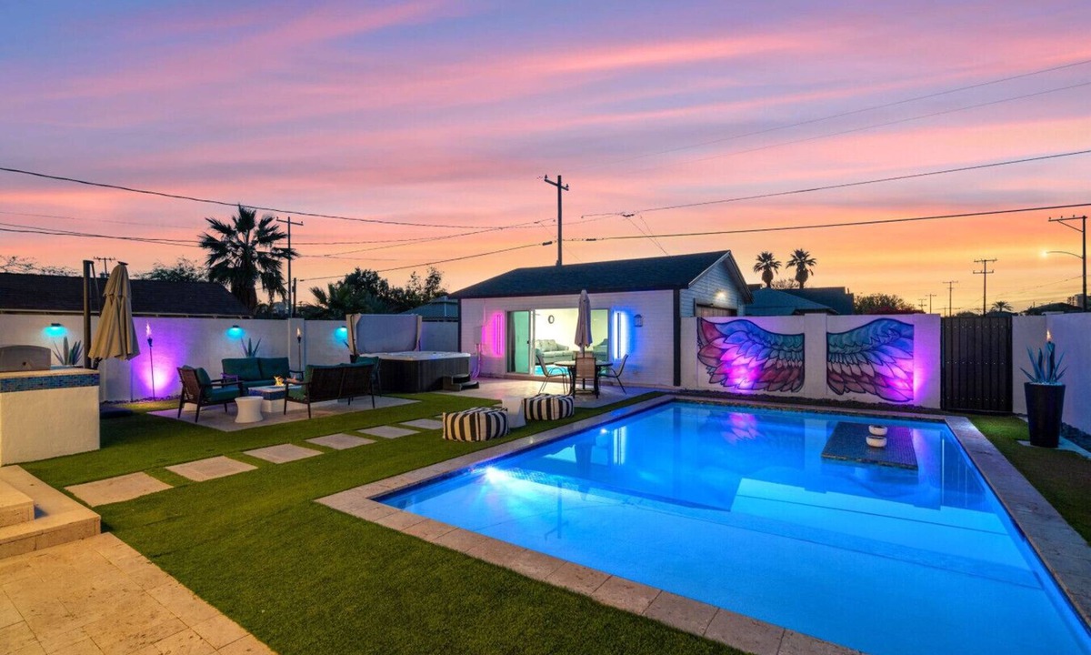 Coronado House | Historic Charm Pool + Casita Downtown Phoenix