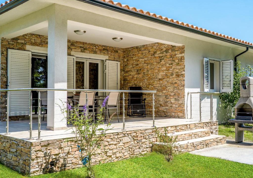 Ghisonaccia House | Holiday Home A Suara-2 by Interhome