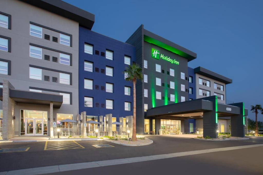 Glendale Hotel | Holiday Inn Glendale - Stadium & Ent Dist by IHG