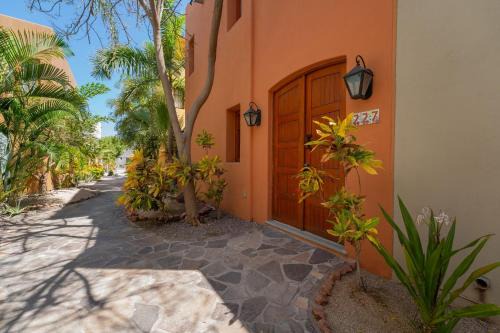 Nopolo House | Home/Agua viva area near tennis courts