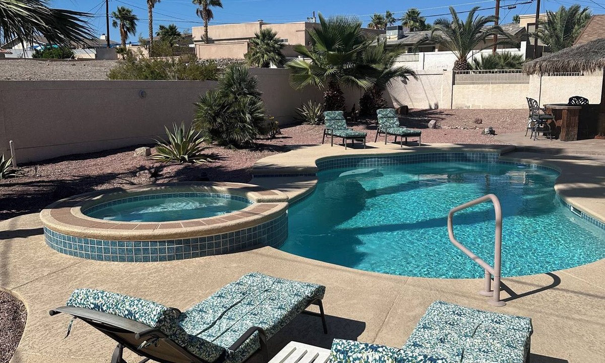 Lake Havasu City House | HOME SWEET HOME! PRIVATE POOL, PATIO & TIKI BAR WITH BEAUTIFUL LANDSCAPING