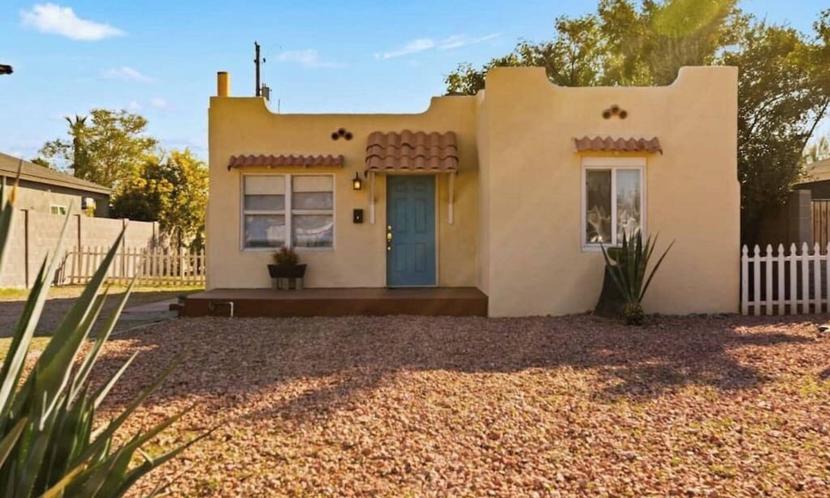 Garfield House | HOT Summer Deals Cute Clean Quiet Dog Friendly