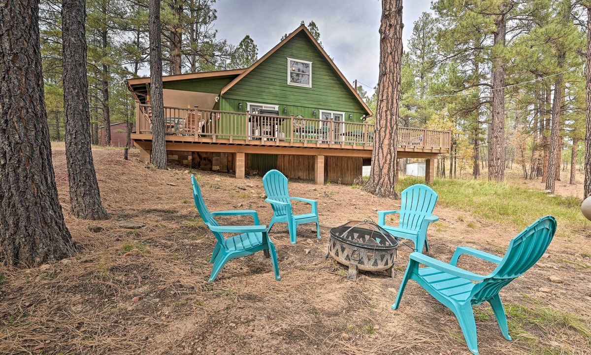 Happy Jack Cabin | Hot Tub + Deck: Secluded Happy Jack Cabin