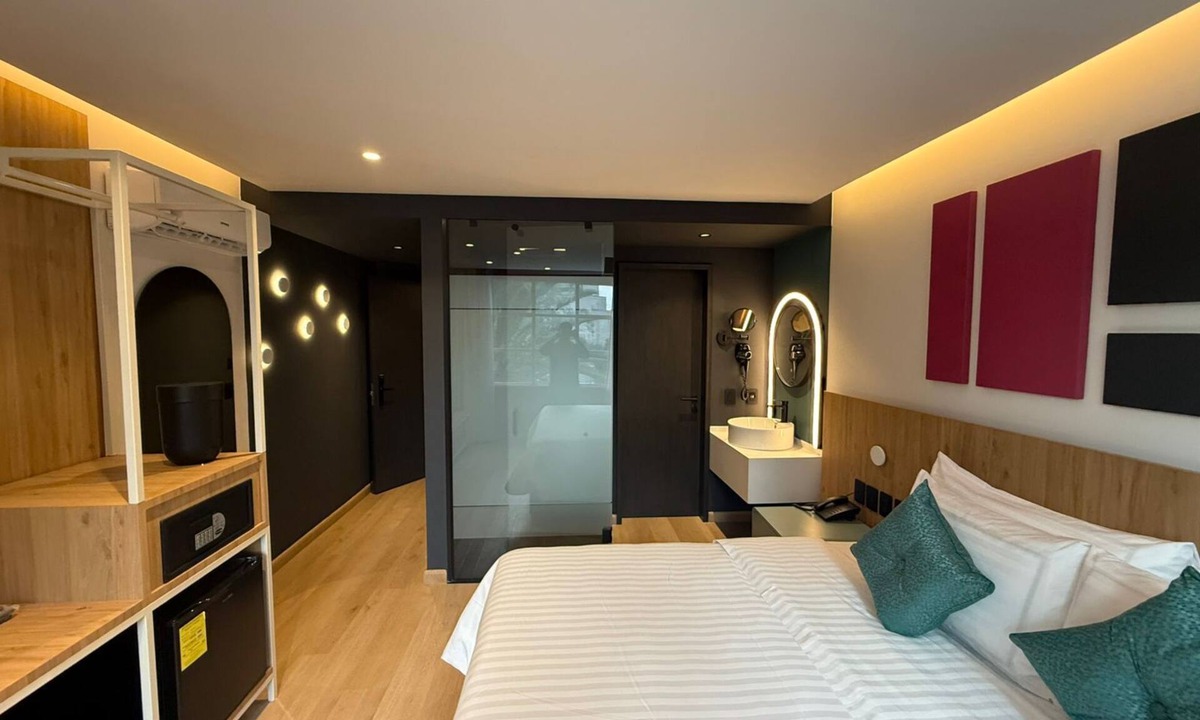 Cuauhtemoc Hotel | HOTEL MORE BY KAVIA
